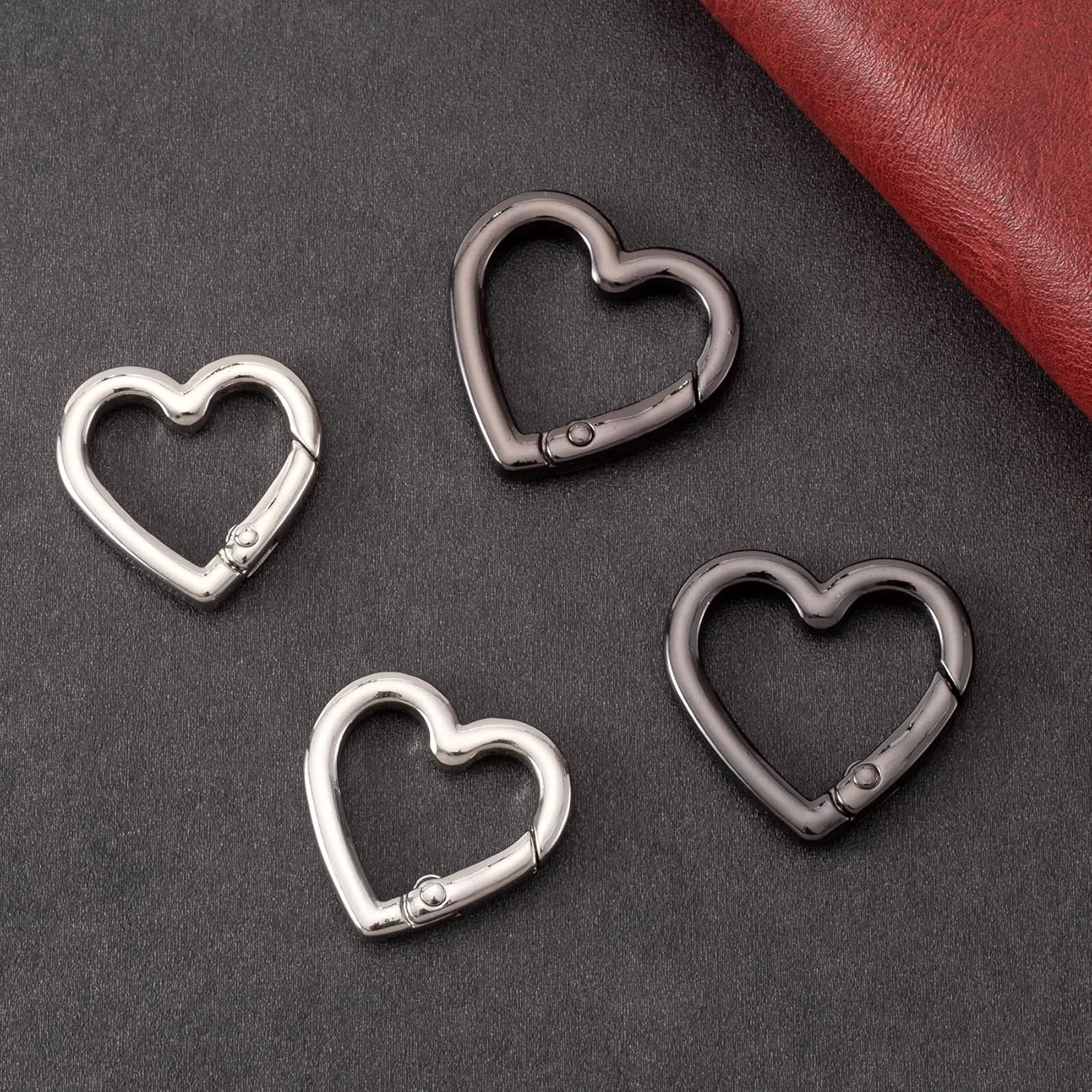 4pcs Heart Shaped Keychain Clip, Zinc Alloy Heavy Duty Heart Carabiner, Spring Snap Clasp Hook for Camping Hiking Fishing Traveling