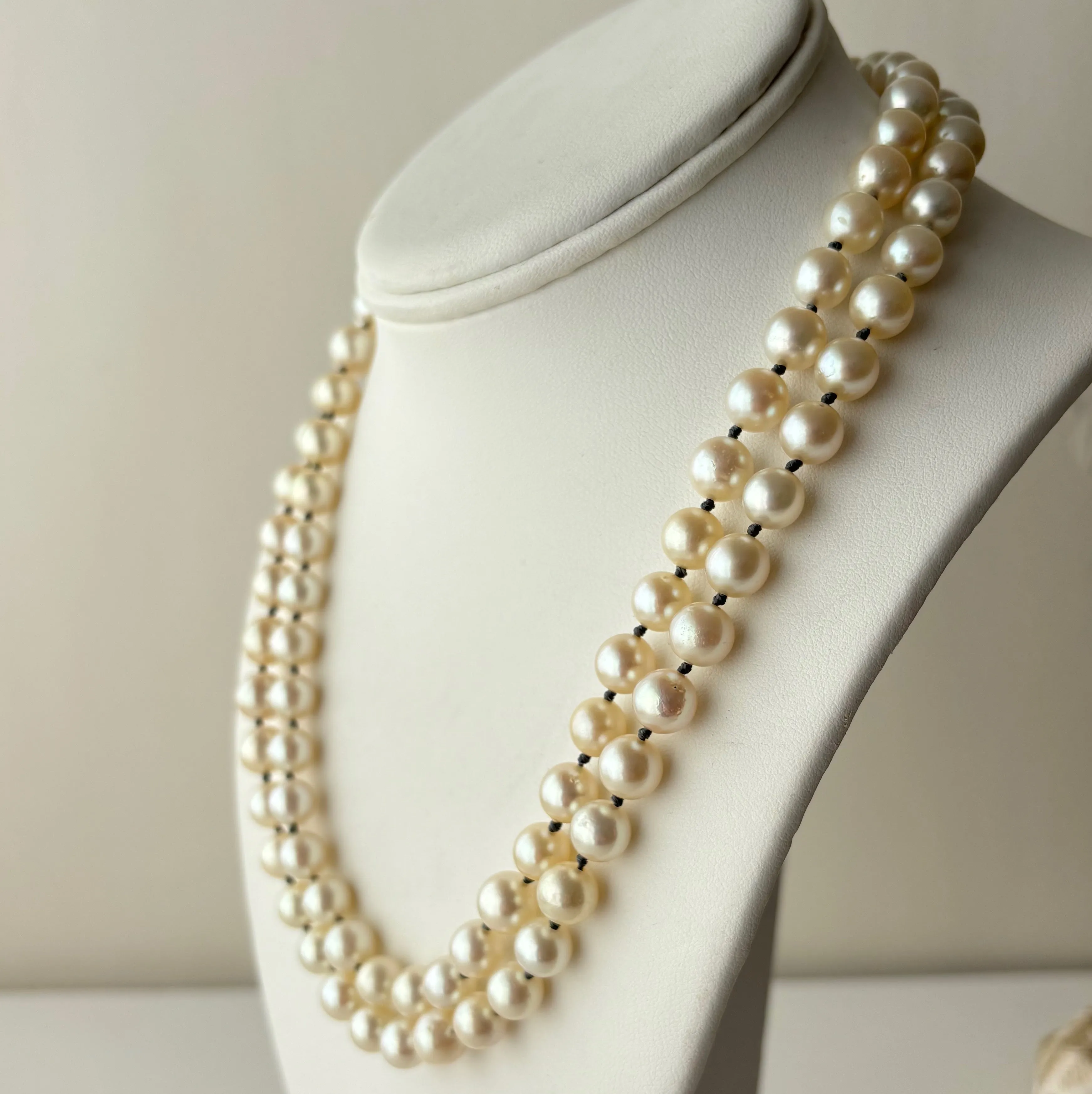 *BIG IN JAPAN* VINTAGE 8-9mm AKOYA PEARL ROPE NECKLACE WITH DARK GREY KNOTS