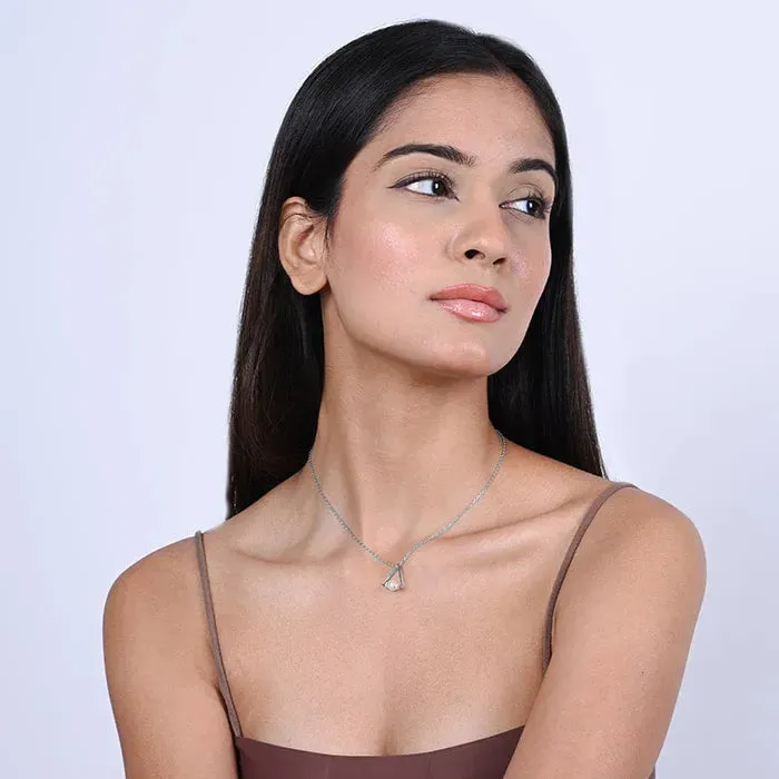 Graceful Triangle Pearl Necklace