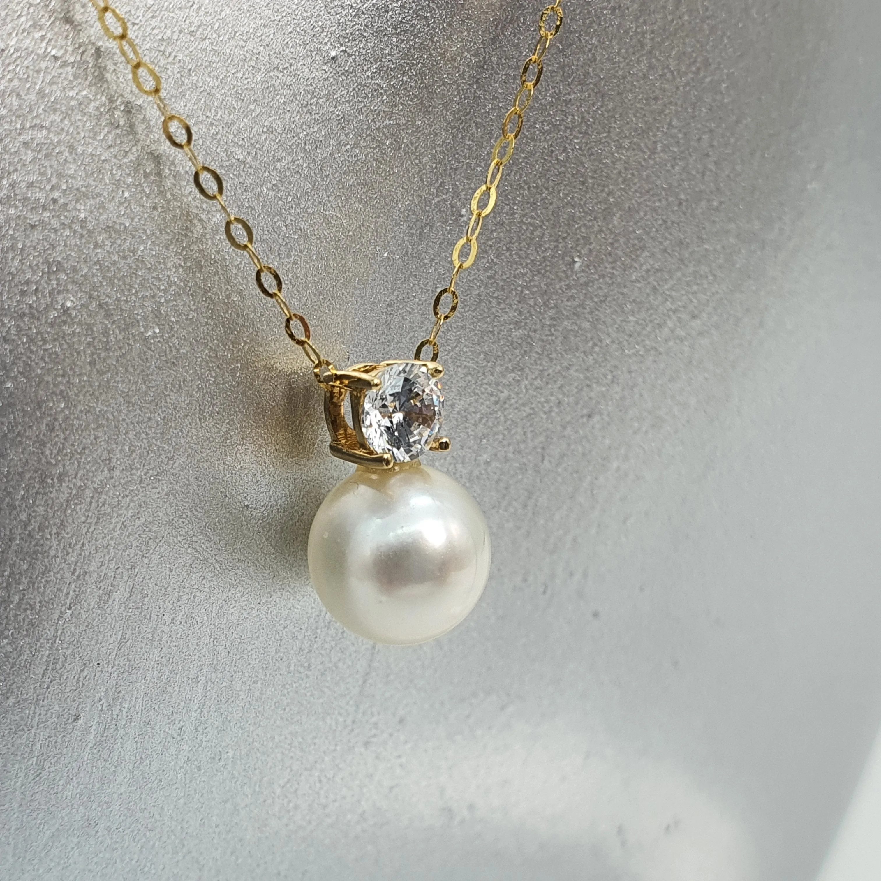 Japanese Akoya Pearl Pendant & Chain, 18K Yellow Gold