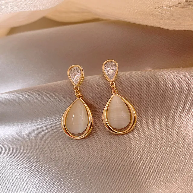 Simple earrings compact 2020 new Korean temperament earrings French retro earrings delicate elegant fashion earrings earrings