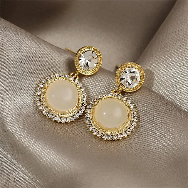 Simple earrings compact 2020 new Korean temperament earrings French retro earrings delicate elegant fashion earrings earrings
