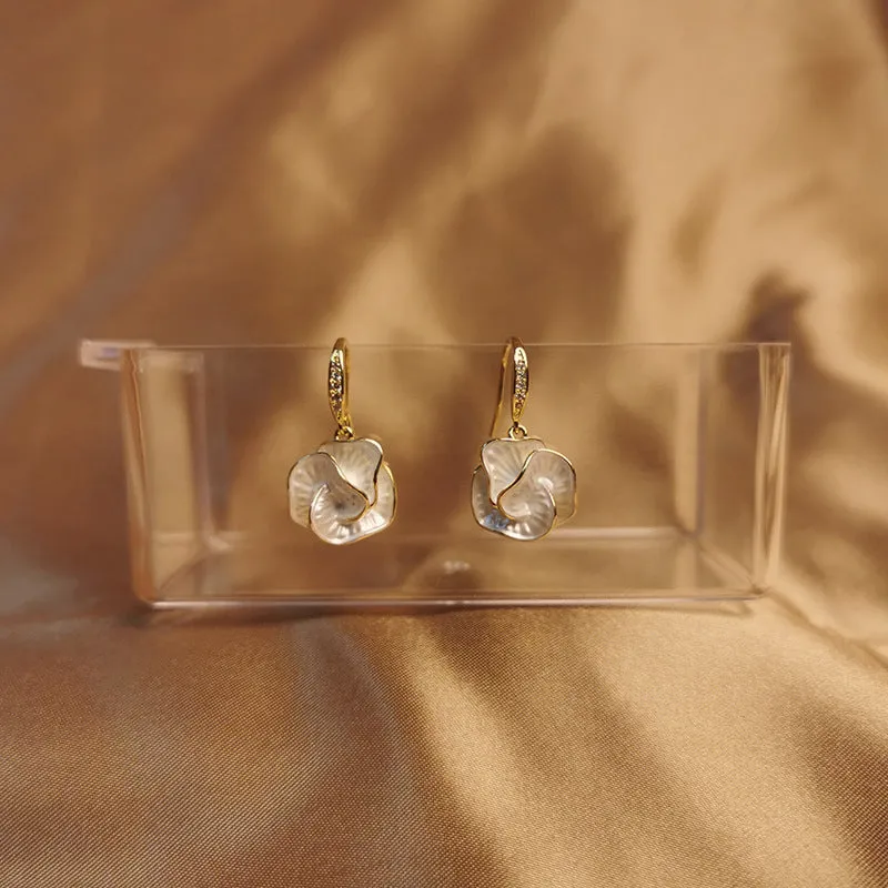 Sisslia 2024 New Niche Camellia Flowers Elegant Light Luxury Temperament Earrings for Women
