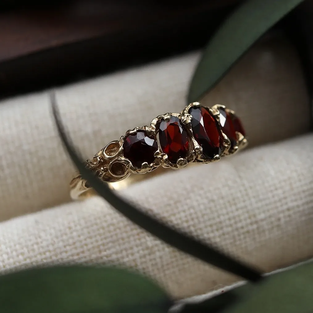 Vintage | Iva Garnet Ring